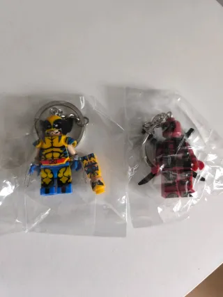 Llaveros Lego Lobezno y Deadpool sin abrir