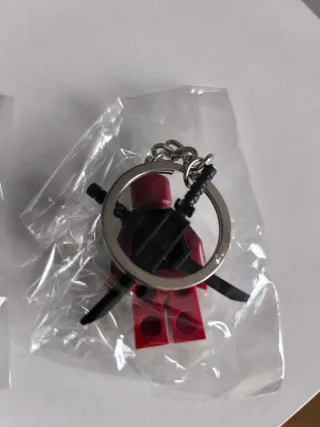 Llaveros Lego Lobezno y Deadpool sin abrir