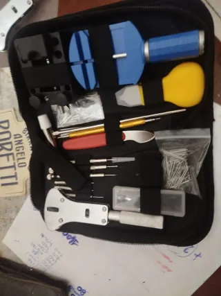 Kit manutenzione orologi,e apertura casse.Nuovo.