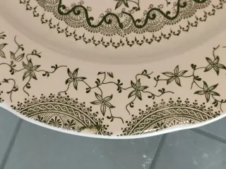 Piatto da dolce in ceramica decorato