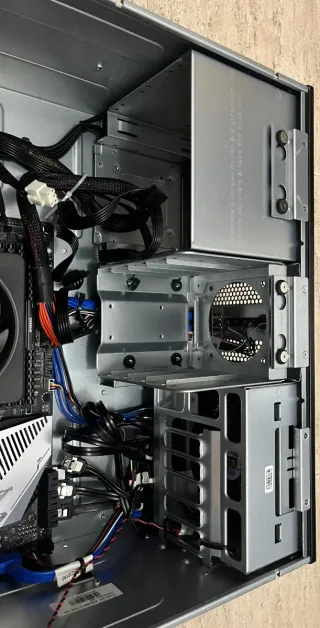 Stazione di lavoro/Server Ryzen 9 128GB RAM