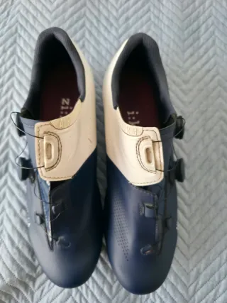 PACK!! Casco HJC tope gama + zapatillas.