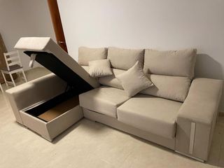 Sofá modular beige con almacenaje