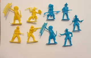 Nove soldatini azzurri/gialli