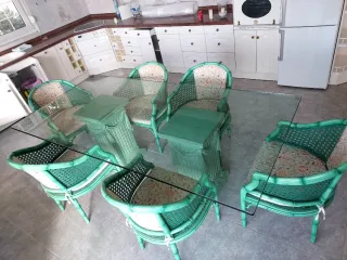 Juego de mesa de cristal, 1"14 x 2"40 cm y sillas