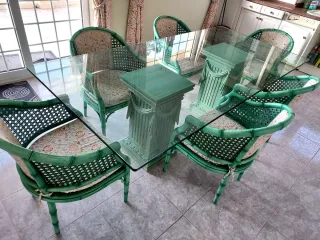 Juego de mesa de cristal, 1"14 x 2"40 cm y sillas