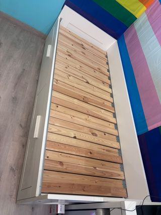 Cama Ikea con cajones de almacenaje