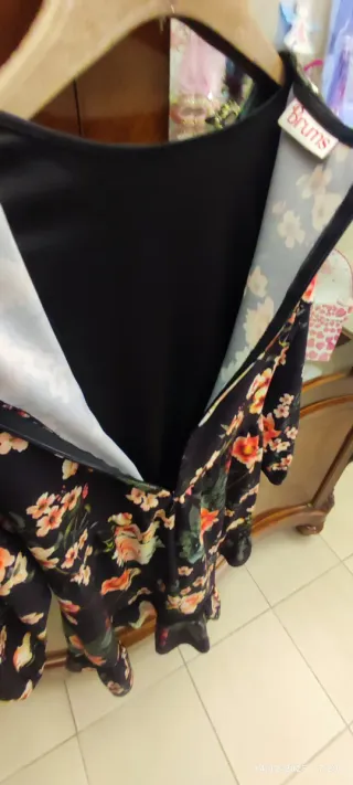 Vestitino romantico nero con fiori