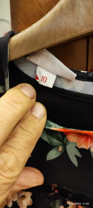 Vestitino romantico nero con fiori