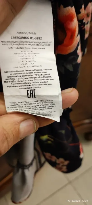 Vestitino romantico nero con fiori