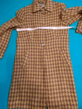 Abrigo estampado marrón y ocre