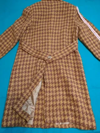 Abrigo estampado marrón y ocre