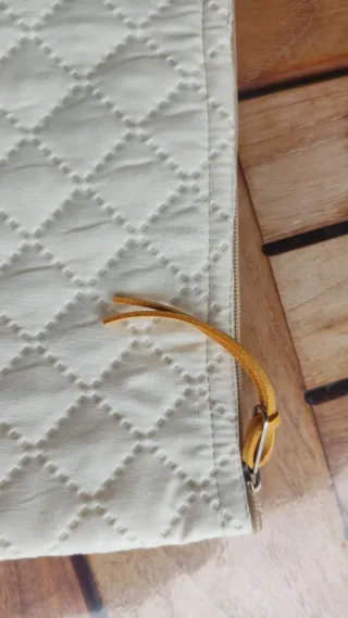 Conjunto 2 neceseres y 6 llaveros tela