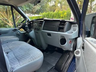 Ford Transit 9 Plazas ITV 2026