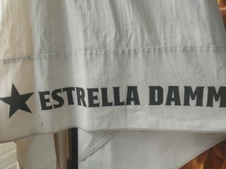 Sombrilla de bar Estrella Damm