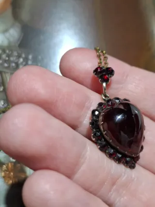 Colgante Corazón Victoriano Granate