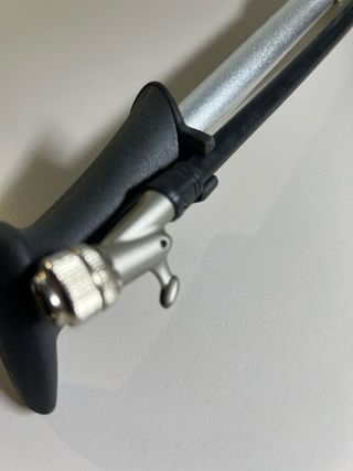 Bomba de Aire GIYO con Manómetro