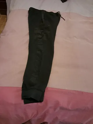 Chándal Jordan Negro con Logo Rojo