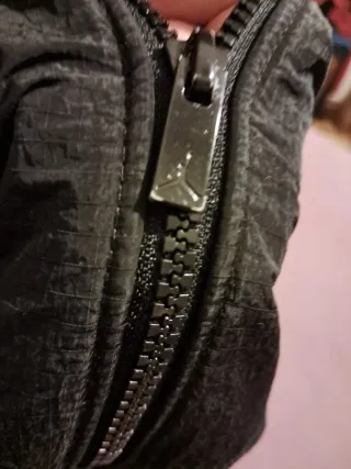 Chándal Jordan Negro con Logo Rojo