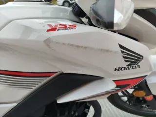 Honda CB125F 2017 Blanca con 7.500 km