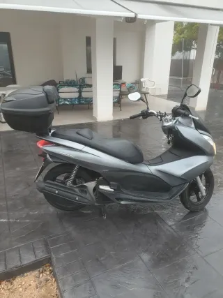 Honda PCX 2012 - ¡Solo 5200 km!