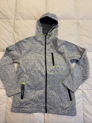 Sudadera gris con cremallera