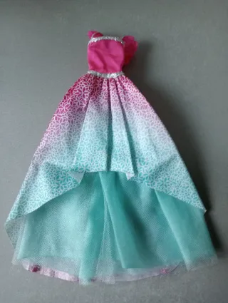 Ropa y Accesorios Barbie, Monster, Bratz