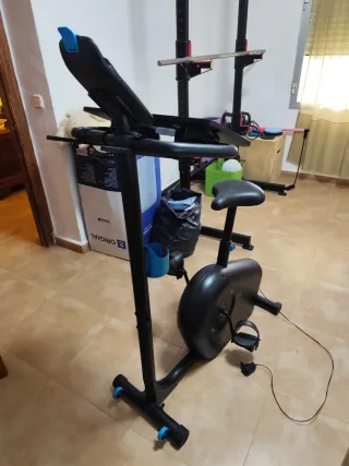 Bicicleta estática con atril