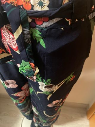 Pantalón estampado floral