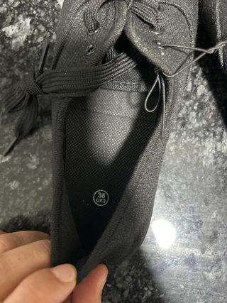 Zapatos negros de lona