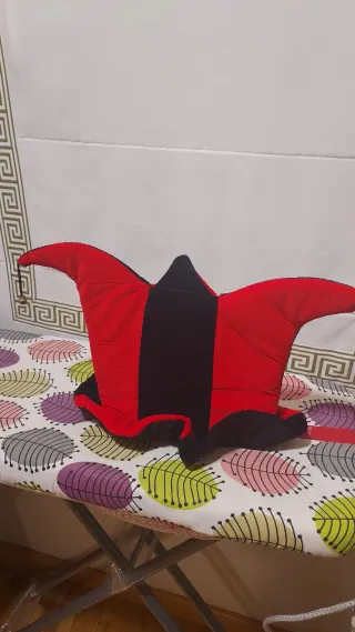 Berretto di buffone per carnevale