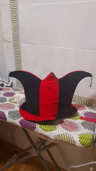 Berretto di buffone per carnevale