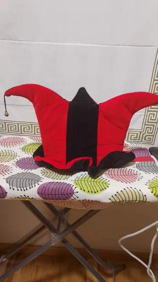 Berretto di buffone per carnevale