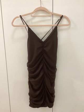 Vestido marrón fruncido Pull&Bear Talla S
