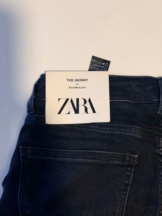 Pantalón pitillo Zara negro talla 36