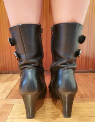 Botines Wonder's negros con hebillas