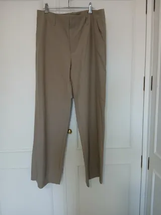 Pantalón de vestir beige talla 44