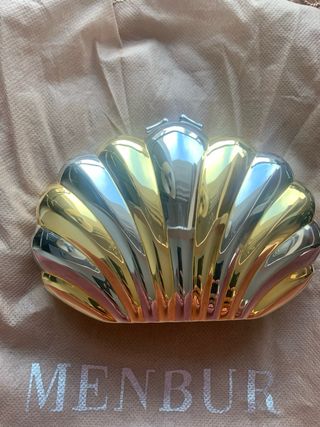 Bolso de fiesta Menbur dorado y plateado.