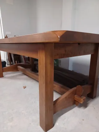 Mesa de madera maciza para bodega