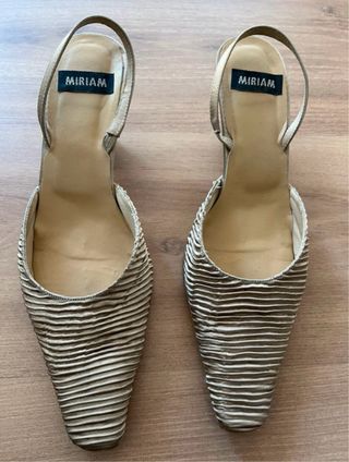 Zapatos de fiesta Miriam dorados drapeados