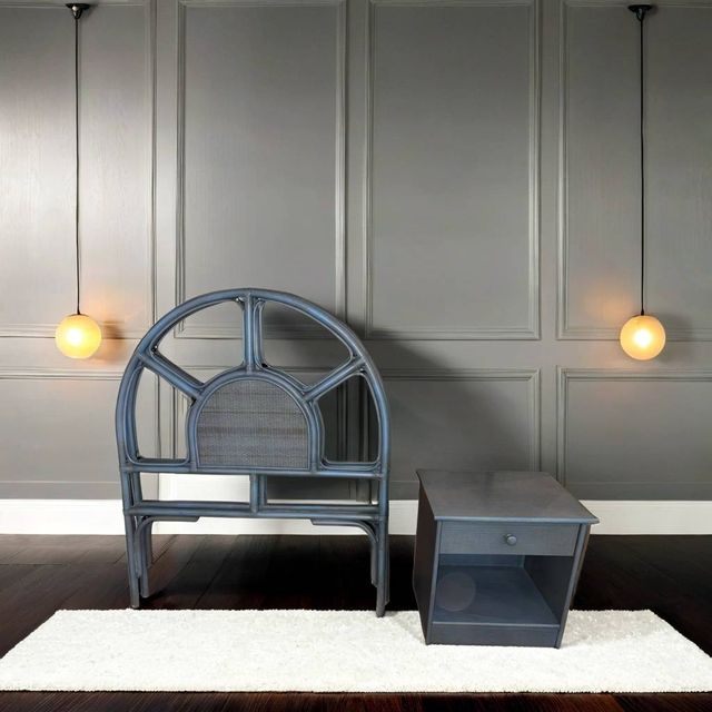 2 CABECEROS Y UNA MESITA