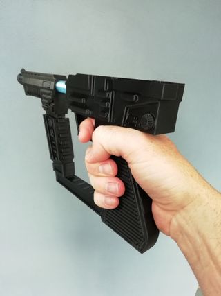 REPLICA LASER "V" LOS VISITANTES