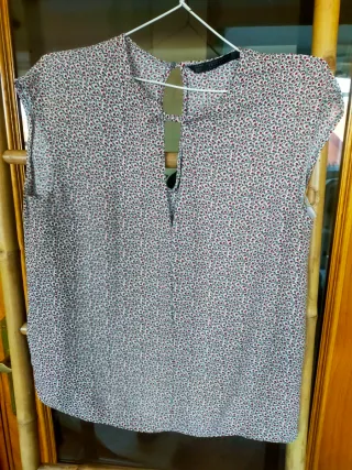 Blusa Zara corta florecitas