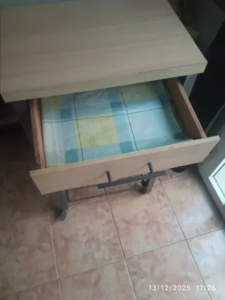 Mueble auxiliar con cajón y cestas