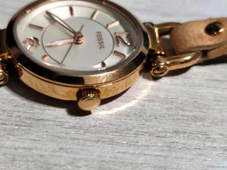 Orologio Fossil donna oro e beige