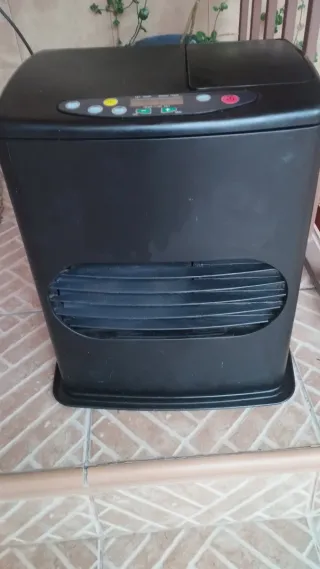 Estufa de parafina negra