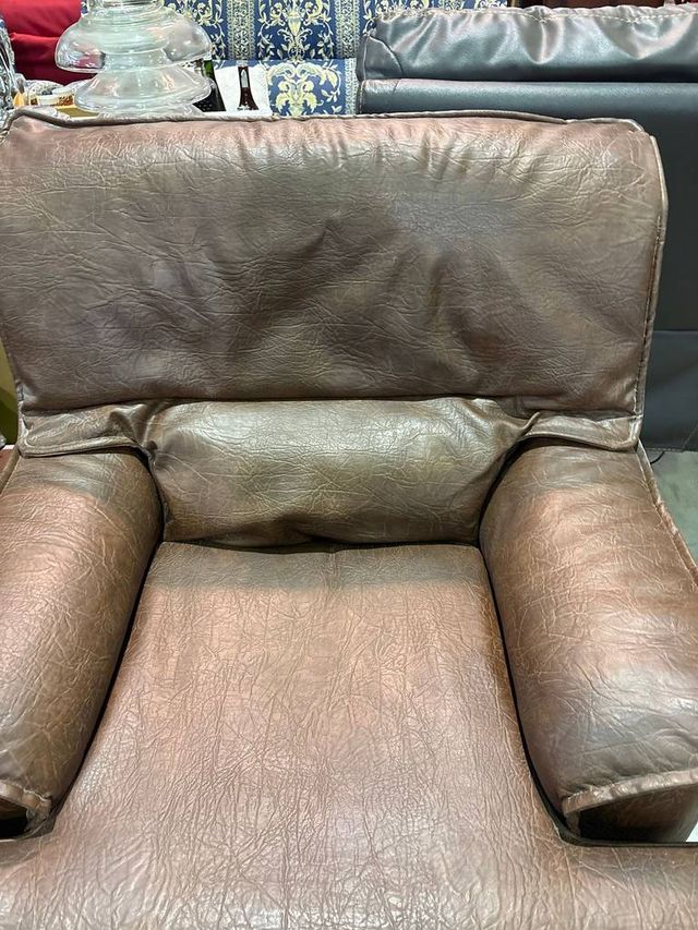 SOFÁ Y DOS SILLONES