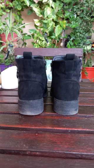 Botines negros talla 40