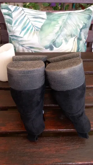 Botines negros talla 40