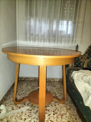 Mesa redonda extensible de madera